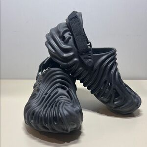 CROCS Salehe Bembury Pollex Clogs in Black, Unisex M-5/W-7